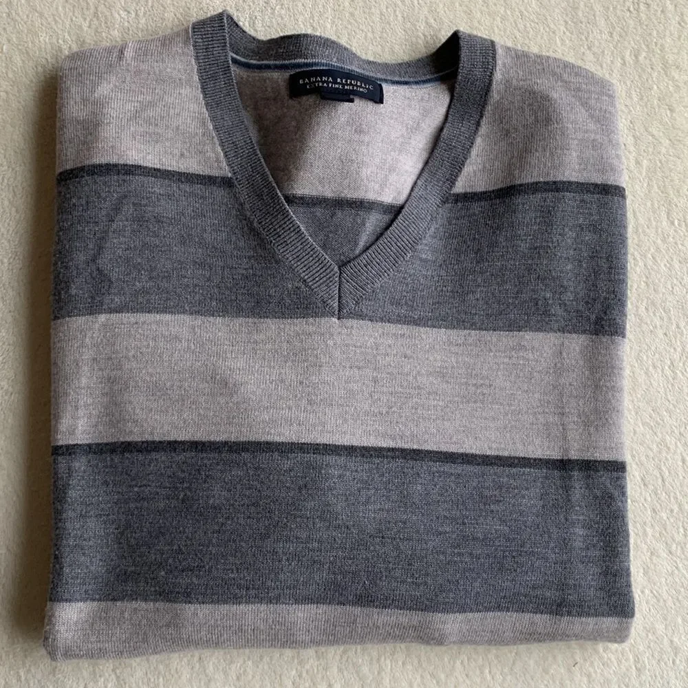 Sweater Merino Wool Banana Republic Men's Large Tall Gray Striped v-neck‎